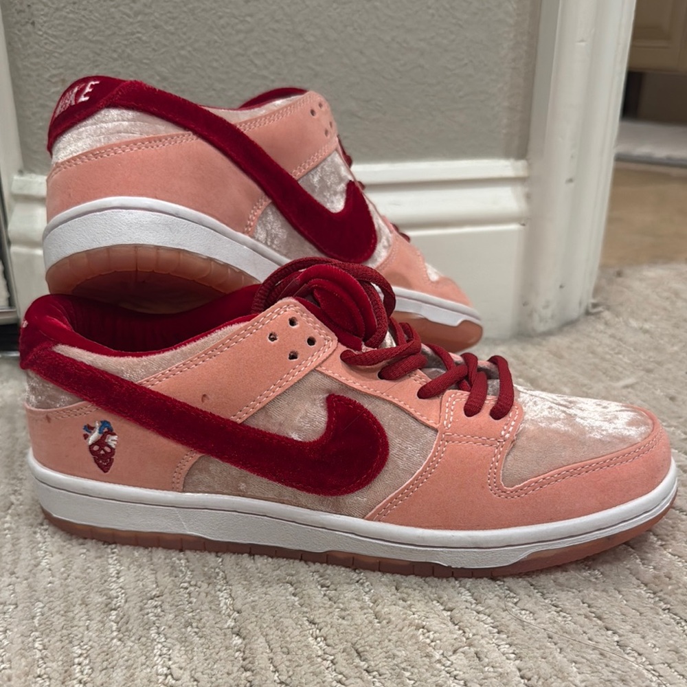 “Nike” Velvet Pink Valentine’s Day Stangelove Sneakers